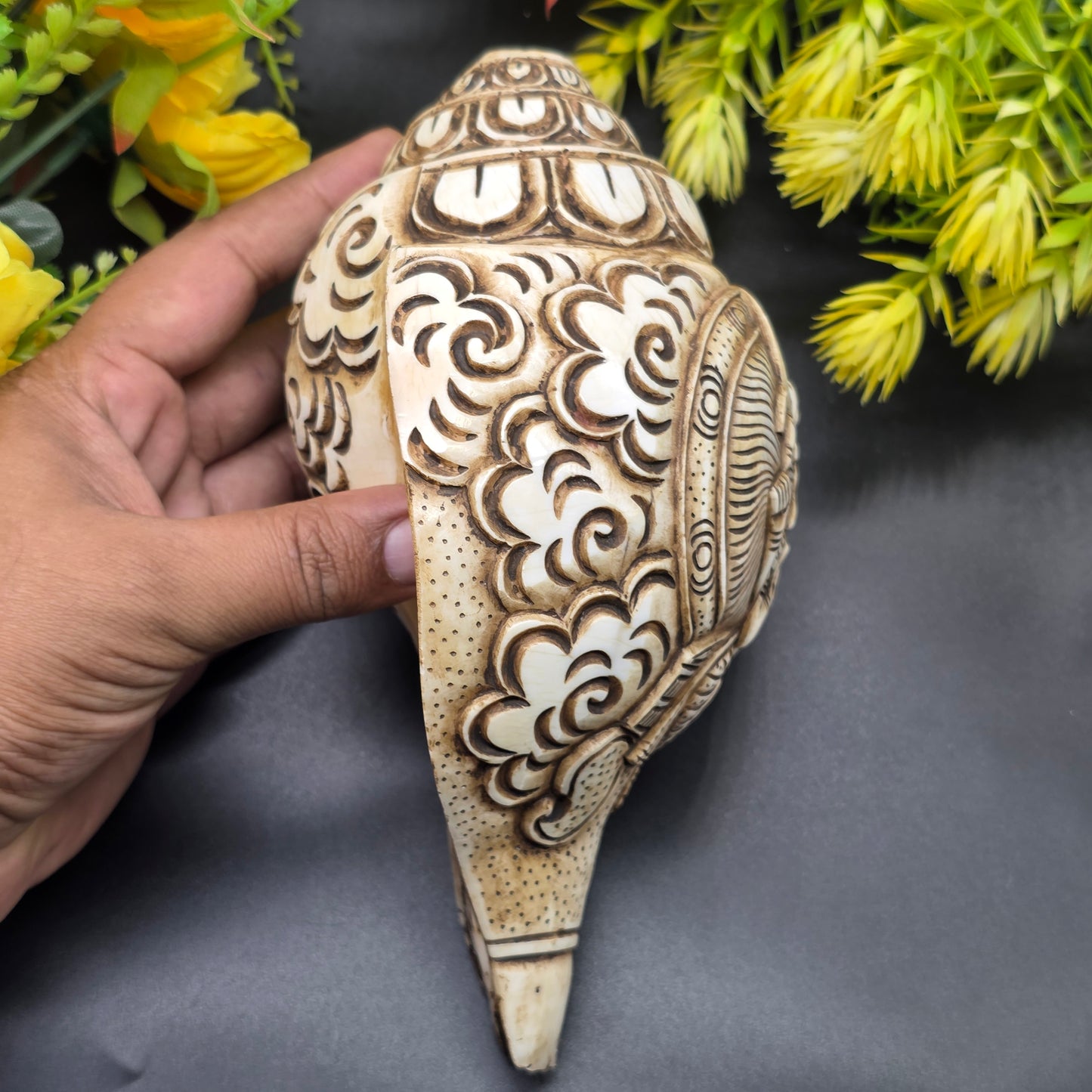 Vamavrati / Blowing Shankh With Beautiful Crafted Lord Ganesha Big Size