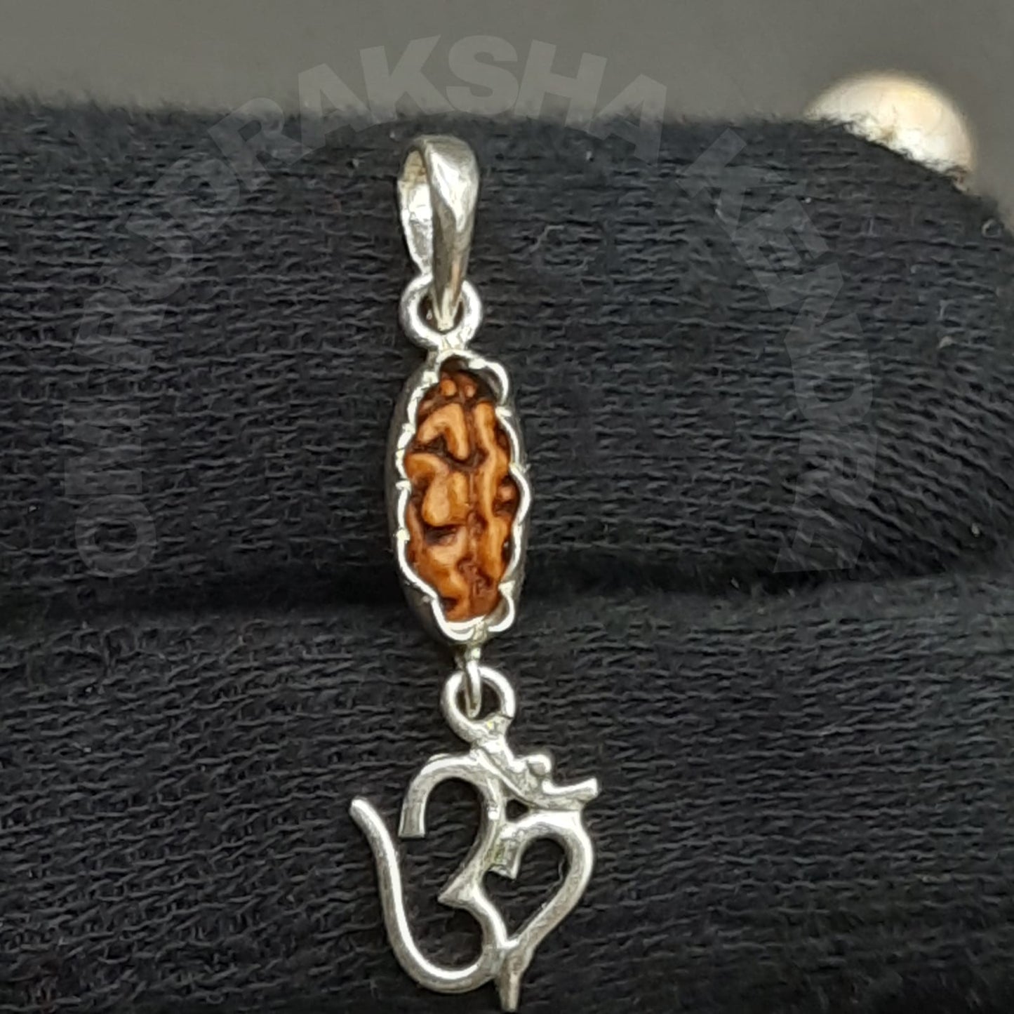 Ek Mukhi / One Face Java Rudraksha In Silver Pandent With Lab Certied