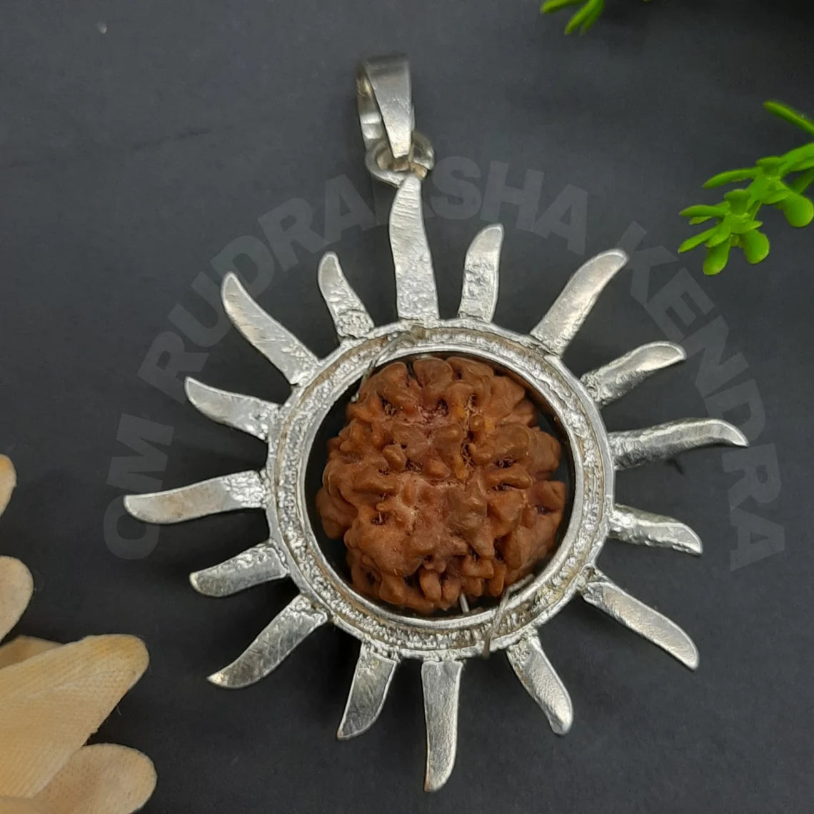 Ek Mukhi / One Face Rudraksha with Surya in Pure Silver From Nepal - Lab Certified