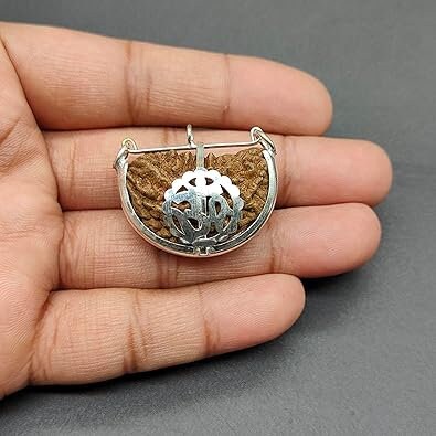 Ek Mukhi Kaju One Face Half Moon Shape Rudraksha With Silver Om Pendant 28-30mm