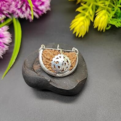 Ek Mukhi Kaju One Face Half Moon Shape Rudraksha With Silver Om Pendant 28-30mm