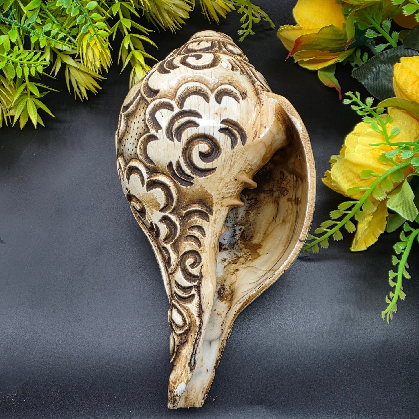 Vamavrati / Blowing Shankh With Beautiful Crafted Vishnu Ji  8 Inch