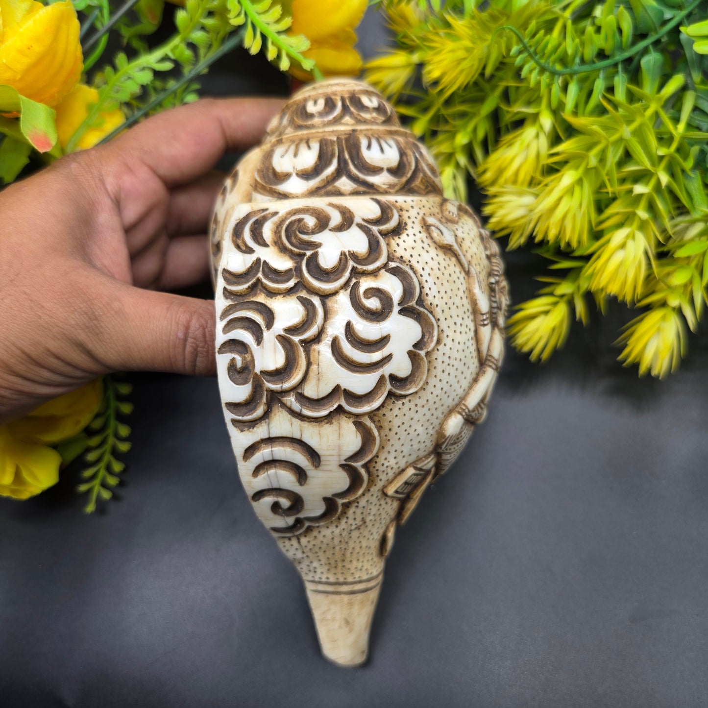 Vamavrati / Blowing Shankh With Beautiful Crafted Shiv Parivar 9 Inch