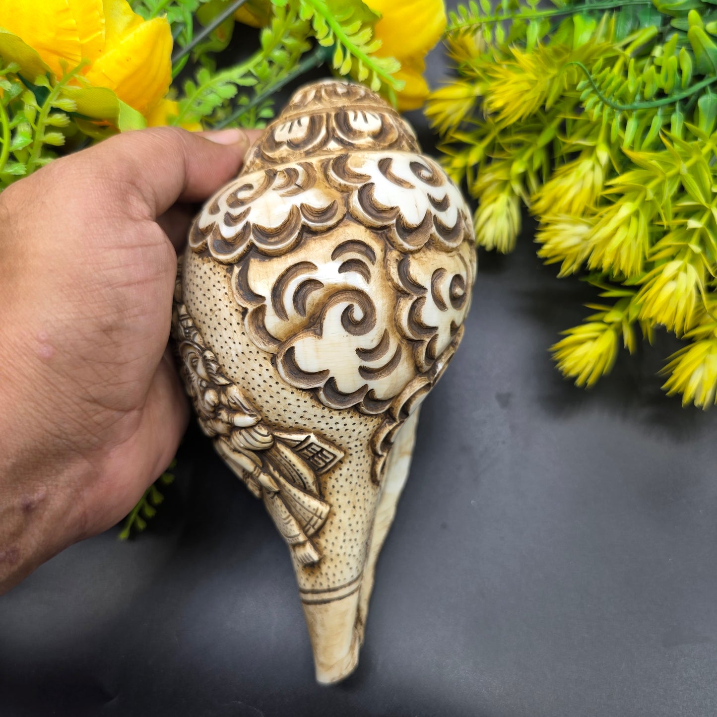 Vamavrati / Blowing Shankh With Beautiful Crafted Shiv Parivar 9 Inch
